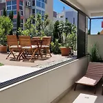 Luxury Oasis 아파트 *