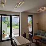 아파트 Luxury Oasis