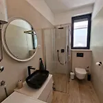 Luxury Oasis 아파트