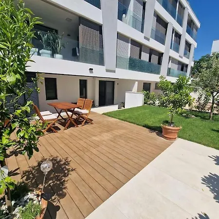 Luxury Oasis * سبليت