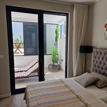 Luxury Oasis Split
